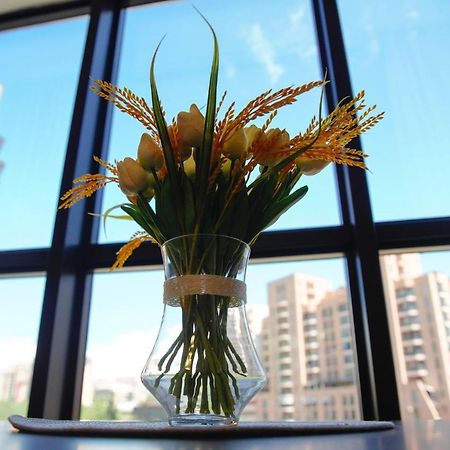 City Center Appartment At Buzand St. Ереван Екстериор снимка
