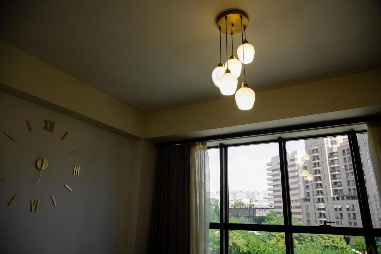 City Center Appartment At Buzand St. Ереван Екстериор снимка